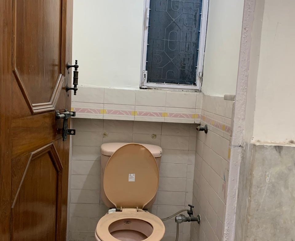 Modern 2 BHK for Rent in C4H Block, Janakpuri | Park Views, Ideal for Families