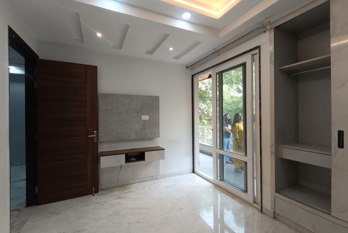 Premium 150 Gaj builder floors for rent in B1 Block Janakpuri with two units available in the same building at ₹55,000 per month.