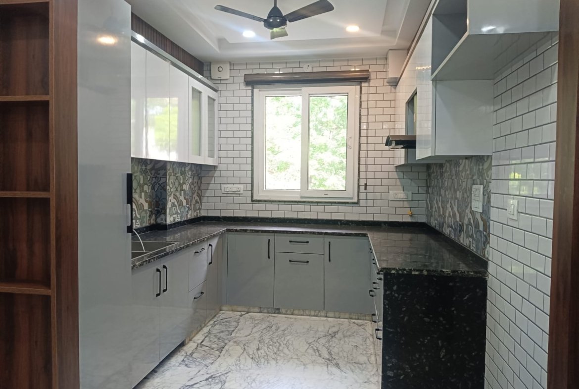 Premium 150 Gaj builder floors for rent in B1 Block Janakpuri with two units available in the same building at ₹55,000 per month.