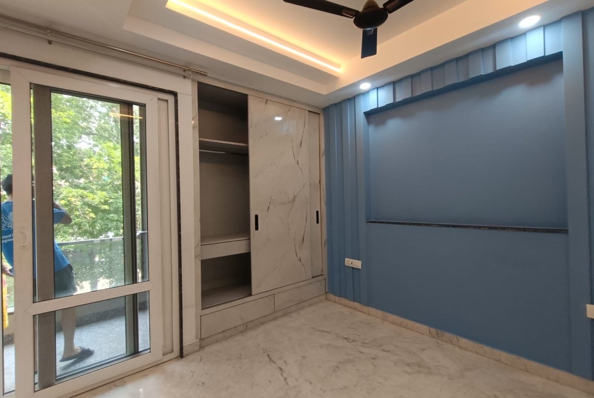 Premium 150 Gaj builder floors for rent in B1 Block Janakpuri with two units available in the same building at ₹55,000 per month.