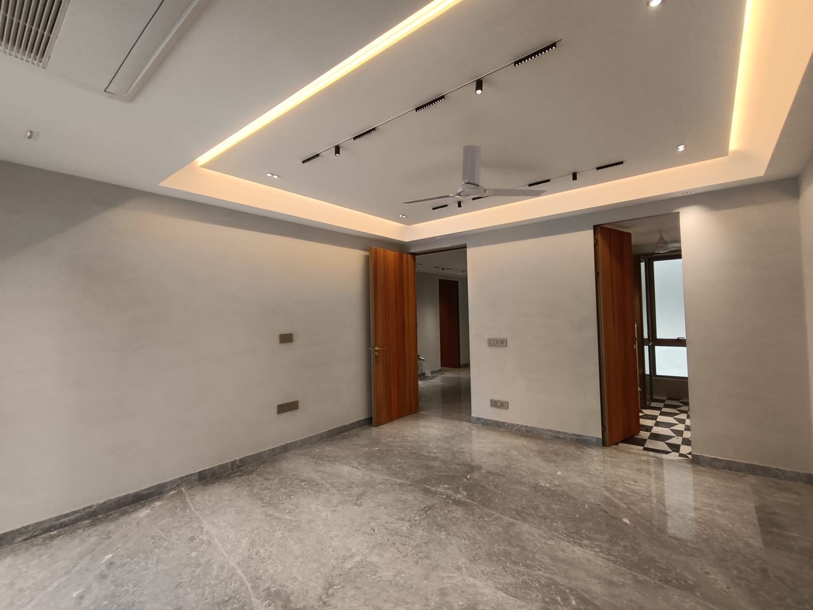 Master bedroom with biophilic design and natural ventilation Janakpuri