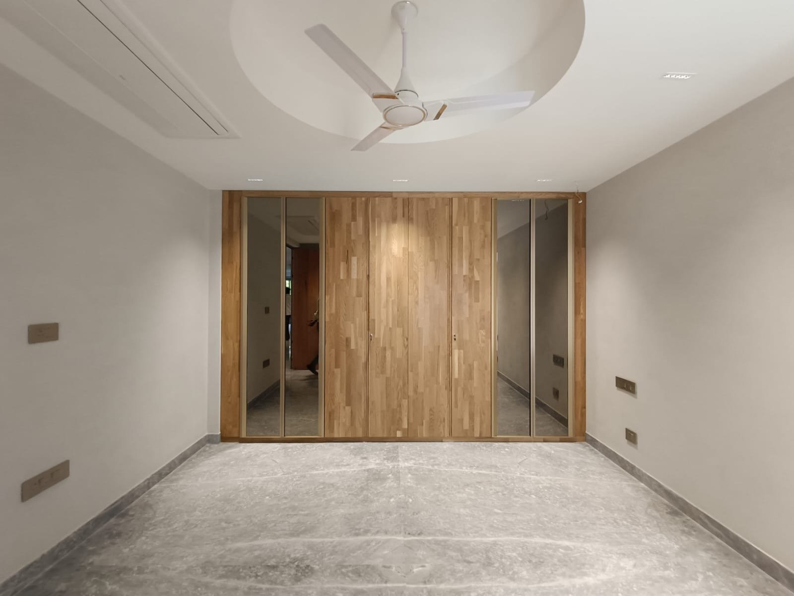 Master bedroom with biophilic design and natural ventilation Janakpuri