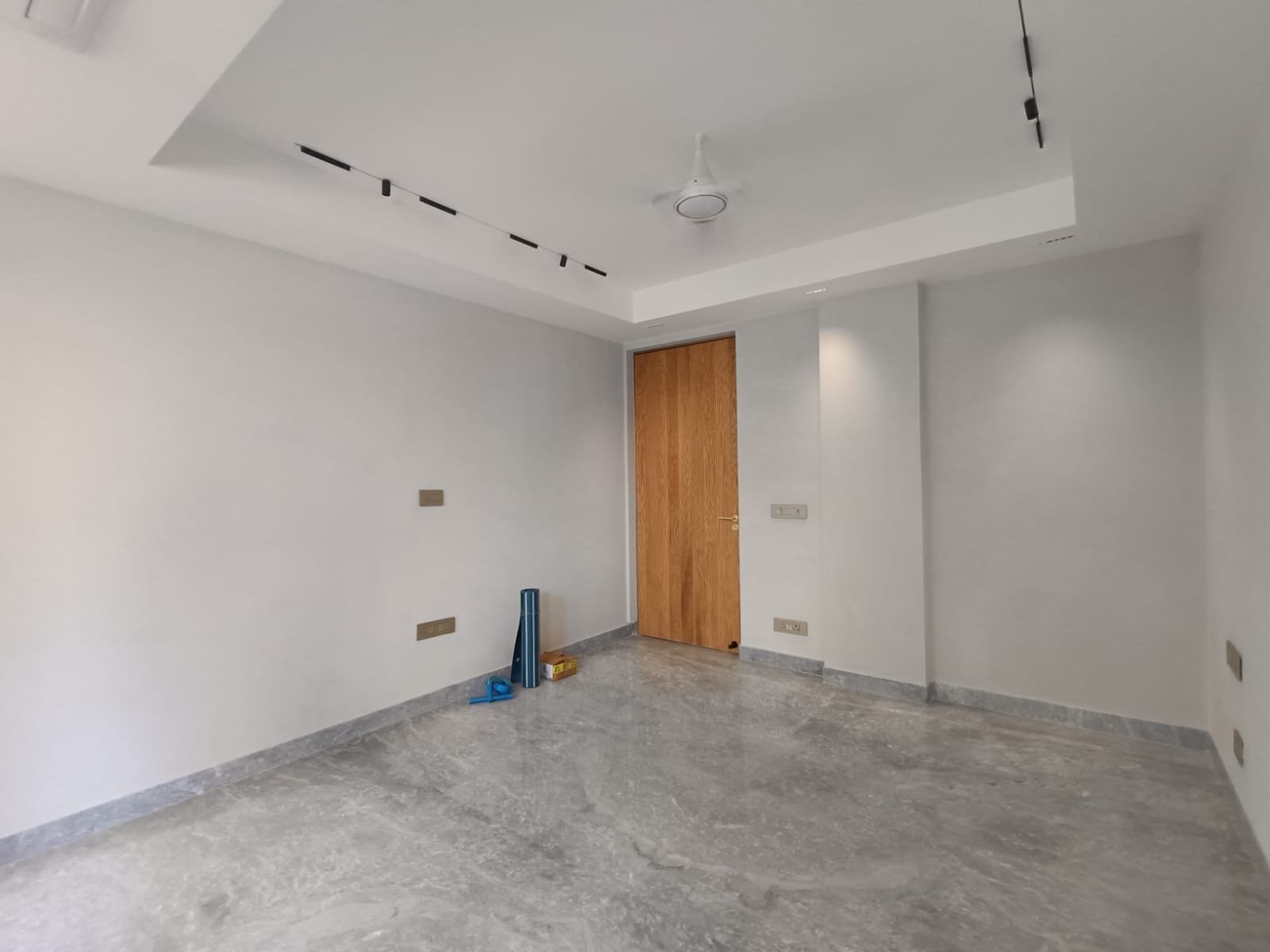 Master bedroom with biophilic design and natural ventilation Janakpuri