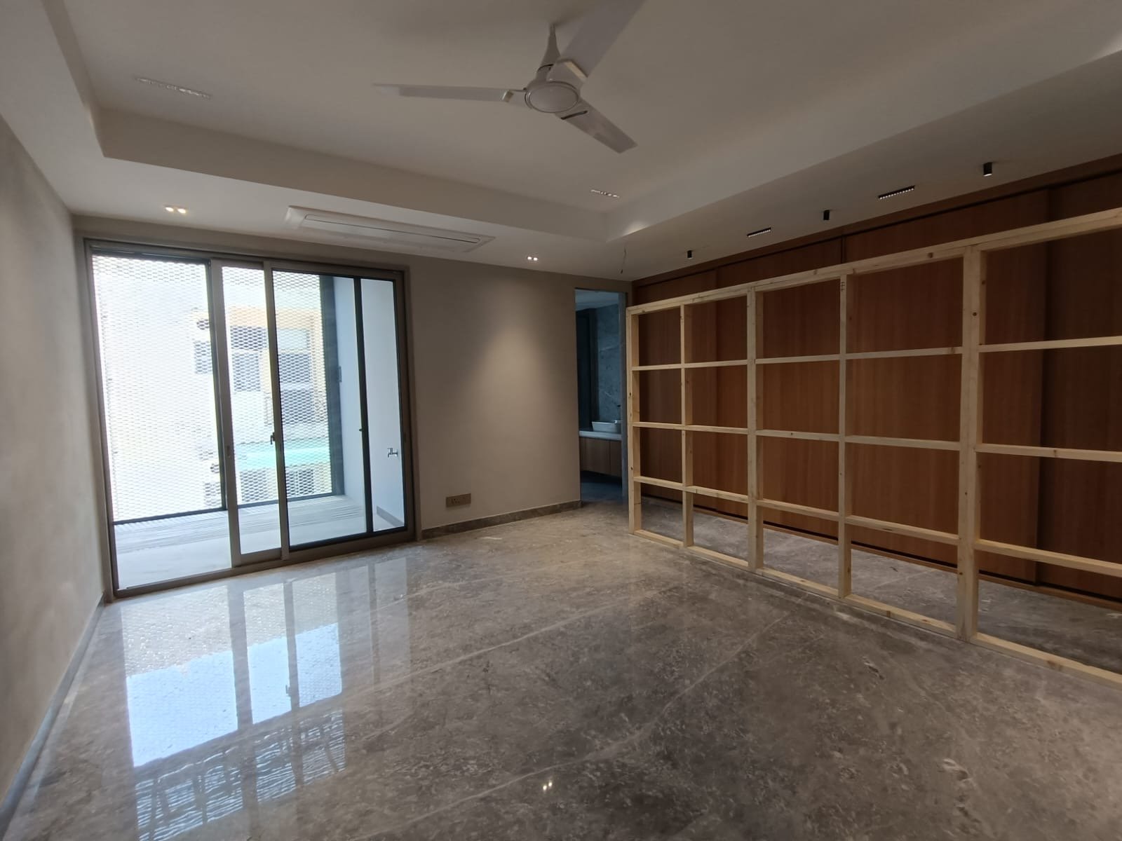Master bedroom with biophilic design and natural ventilation Janakpuri