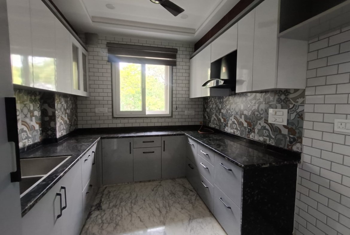 Premium 150 Gaj builder floors for rent in B1 Block Janakpuri with two units available in the same building at ₹55,000 per month.