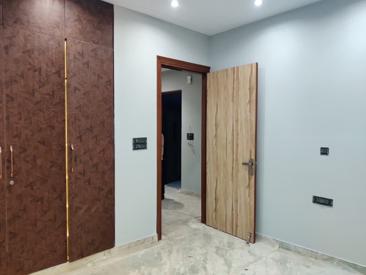 Park-facing 150 gaj newly built builder floor available for rent in the heart of C1 Block Janakpuri.