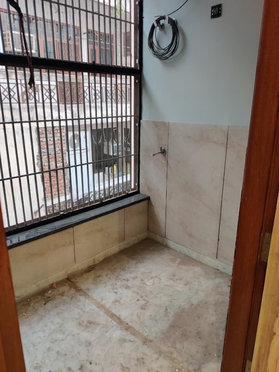 Park-facing 150 gaj newly built builder floor available for rent in the heart of C1 Block Janakpuri.