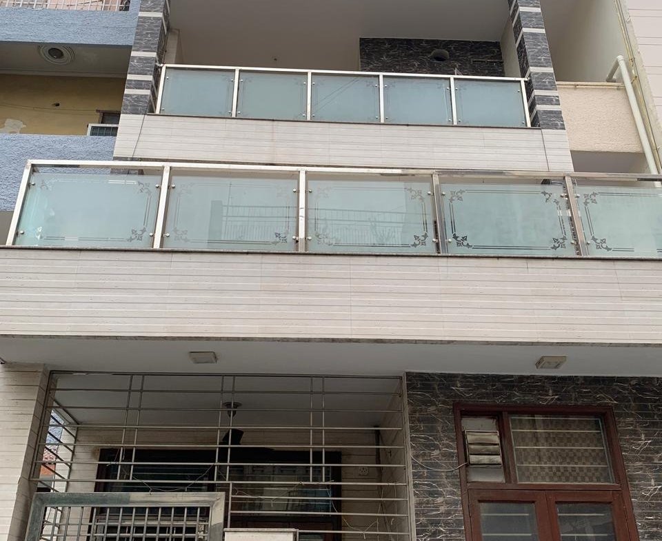 Modern 2 BHK for Rent in C4H Block, Janakpuri | Park Views, Ideal for Families