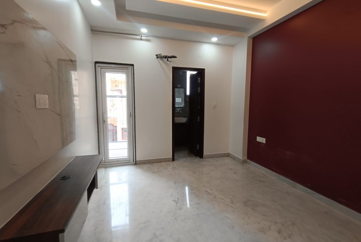Premium 150 Gaj builder floors for rent in B1 Block Janakpuri with two units available in the same building at ₹55,000 per month.