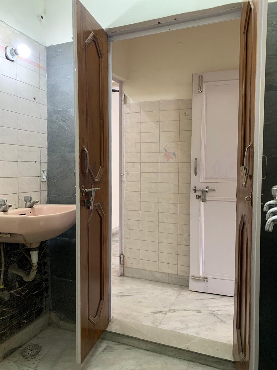 Modern 2 BHK for Rent in C4H Block, Janakpuri | Park Views, Ideal for Families Modern 2 BHK for Rent in C4H Block, Janakpuri | Park Views, Ideal for Families