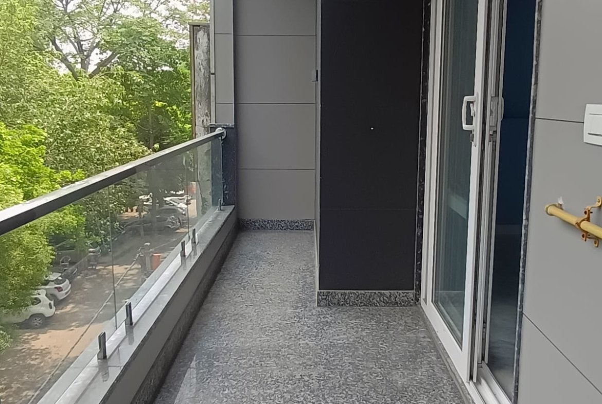 Premium 150 Gaj builder floors for rent in B1 Block Janakpuri with two units available in the same building at ₹55,000 per month.