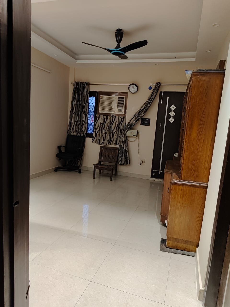 3 BHK Fully Furnished DDA Flat for Rent in C4D Block, Janakpuri