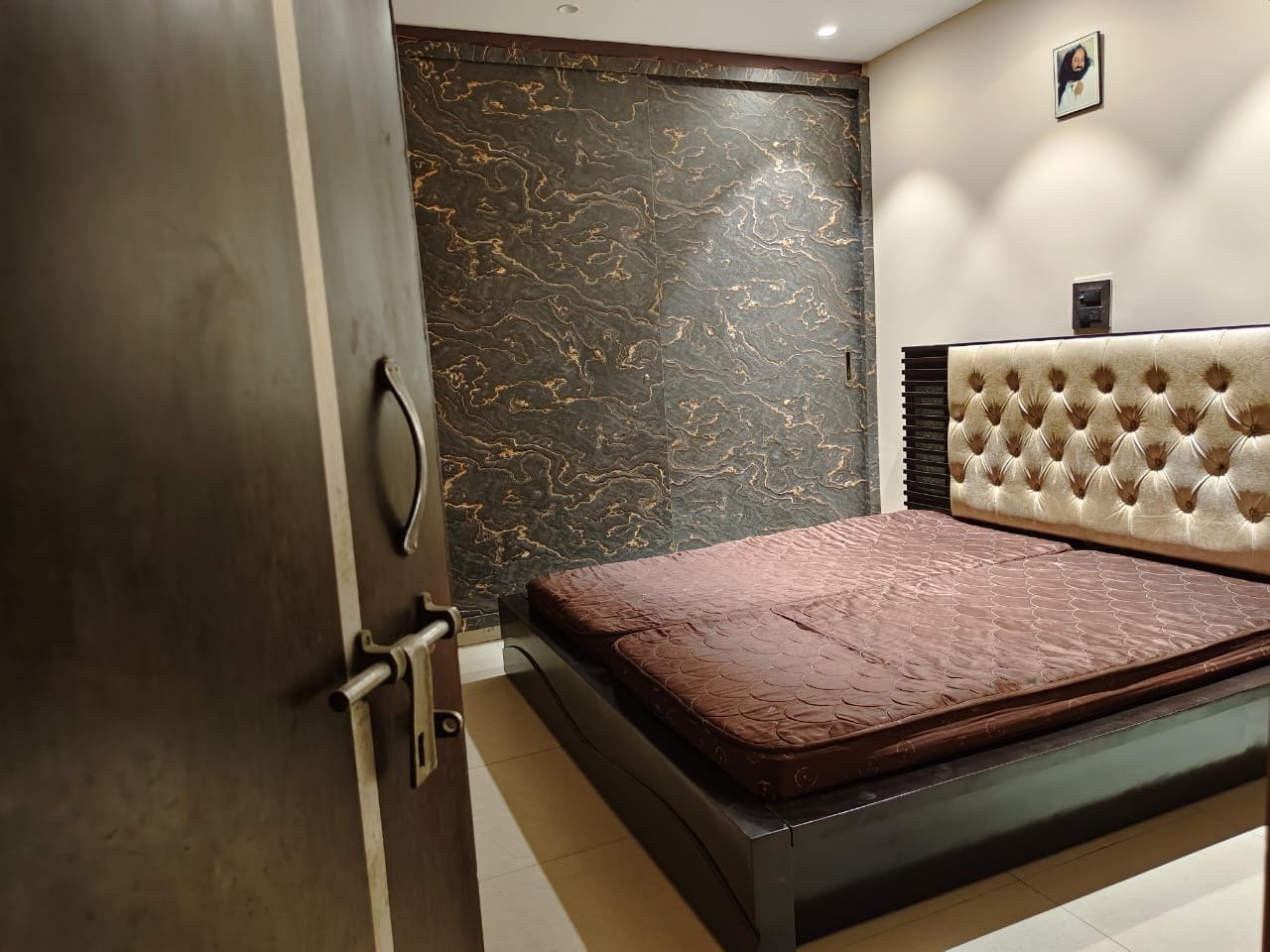 3 BHK Fully Furnished DDA Flat for Rent in C4D Block, Janakpuri