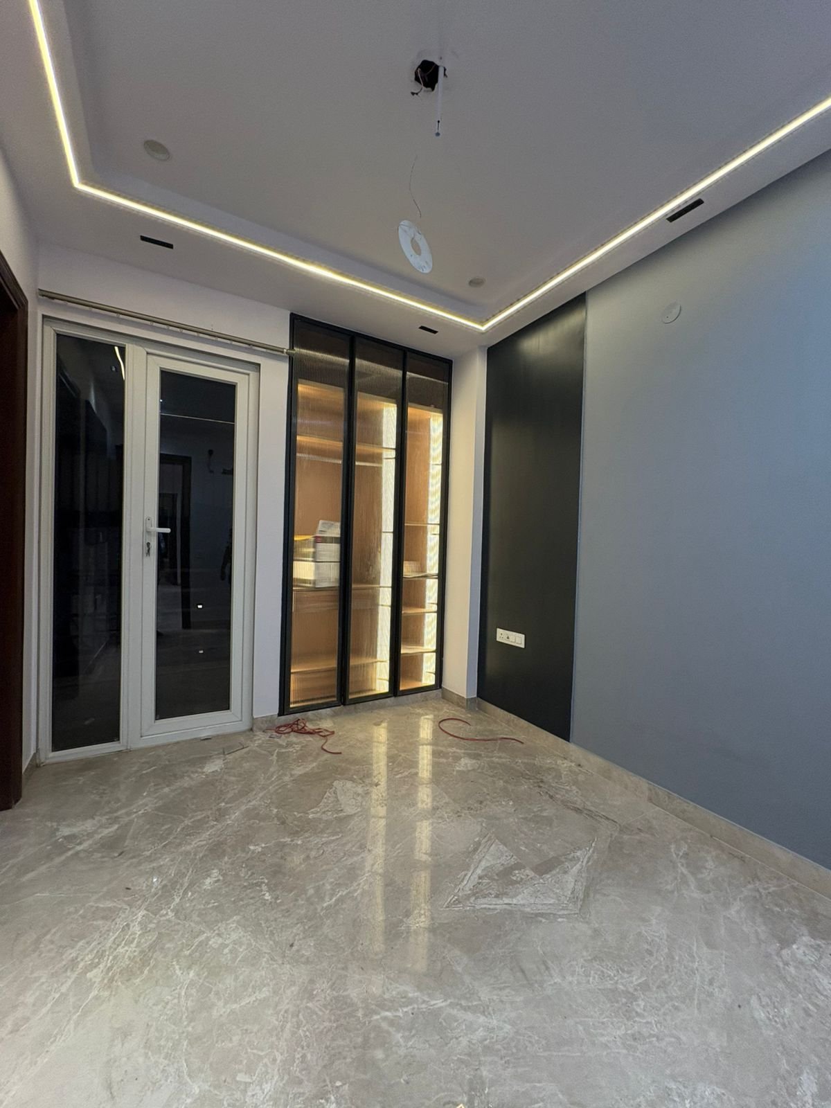 Brand-new 80 sq. yards 2 BHK builder floor for sale in Janakpuri. Located on the first floor with modern interiors and premium finishes. Asking price ₹1.35 Cr.