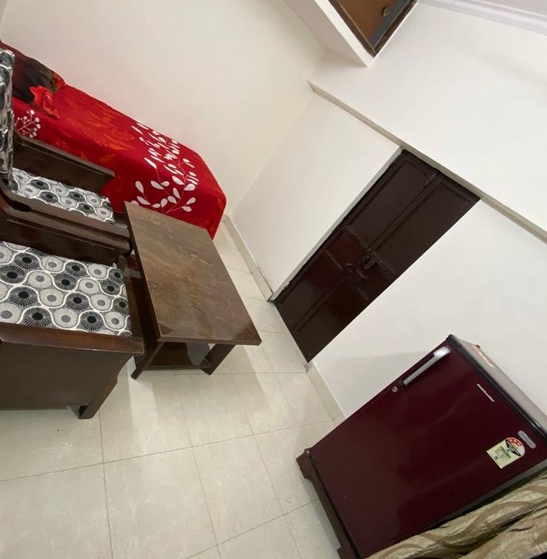 1 BHK fully furnished builder floor for rent in B2B Block Janakpuri. Ready-to-move property with modern furnishings, excellent connectivity, and prime location advantages.