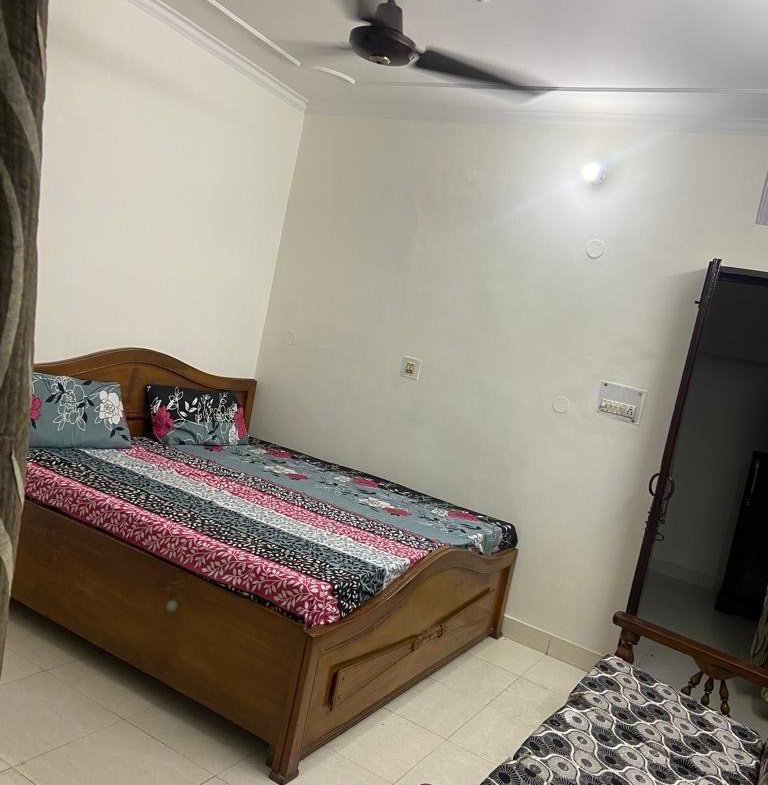 1 BHK fully furnished builder floor for rent in B2B Block Janakpuri. Ready-to-move property with modern furnishings, excellent connectivity, and prime location advantages.