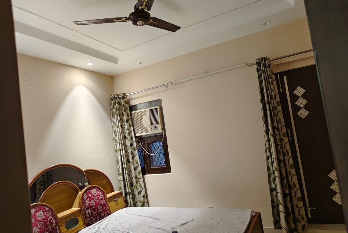 3 BHK Fully Furnished DDA Flat for Rent in C4D Block, Janakpuri