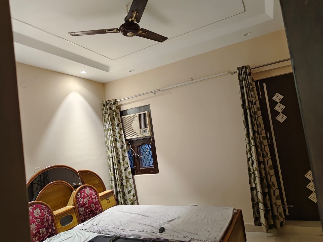 3 BHK Fully Furnished DDA Flat for Rent in C4D Block, Janakpuri