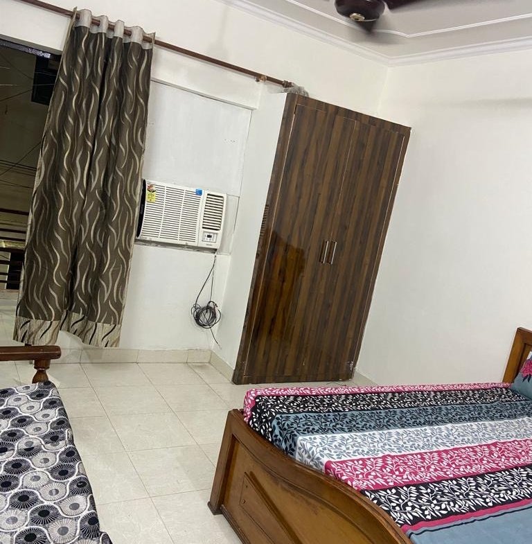 1 BHK fully furnished builder floor for rent in B2B Block Janakpuri. Ready-to-move property with modern furnishings, excellent connectivity, and prime location advantages.