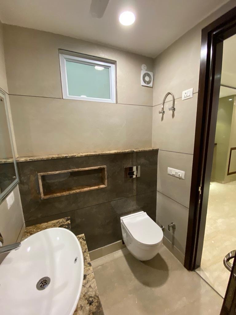 Brand-new unused 225 sq. yd. first-floor builder floor with lift and parking in prime C1 Block Janakpuri, available for ₹4.75 Cr.