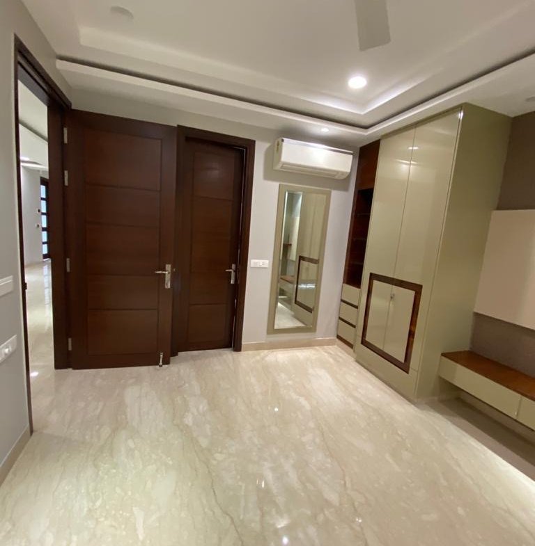Brand-new unused 225 sq. yd. first-floor builder floor with lift and parking in prime C1 Block Janakpuri, available for ₹4.75 Cr.
