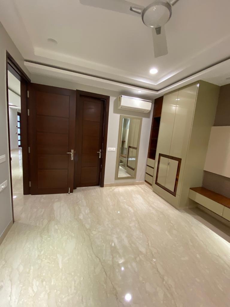 Brand-new unused 225 sq. yd. first-floor builder floor with lift and parking in prime C1 Block Janakpuri, available for ₹4.75 Cr.