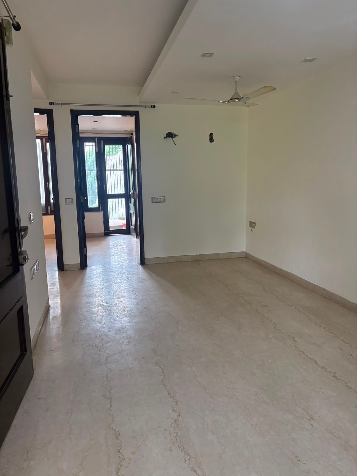 3 BHK builder floor for rent in B3 Block, Janakpuri. Park-facing home with lift, dedicated car parking, spacious rooms, and excellent connectivity. Rent: ₹50,000/month. Schedule a visit with Janakpuri Homes.