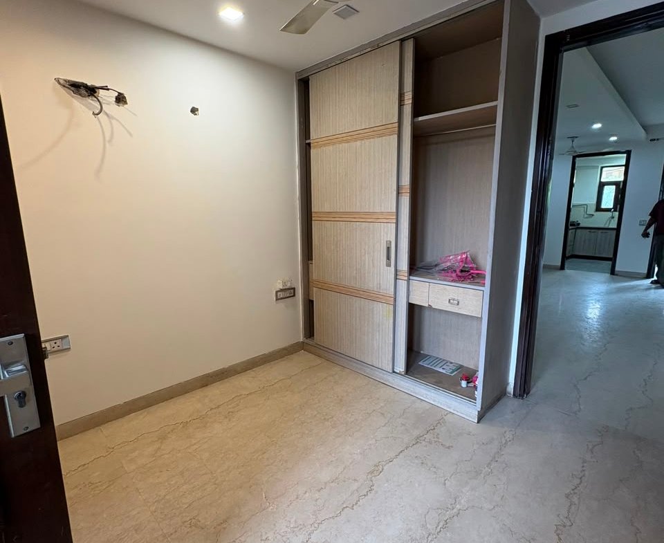 3 BHK builder floor for rent in B3 Block, Janakpuri. Park-facing home with lift, dedicated car parking, spacious rooms, and excellent connectivity. Rent: ₹50,000/month. Schedule a visit with Janakpuri Homes.