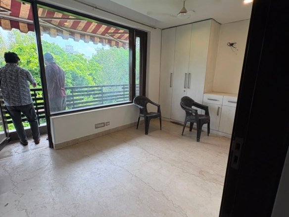 3 BHK builder floor for rent in B3 Block, Janakpuri. Park-facing home with lift, dedicated car parking, spacious rooms, and excellent connectivity. Rent: ₹50,000/month. Schedule a visit with Janakpuri Homes.
