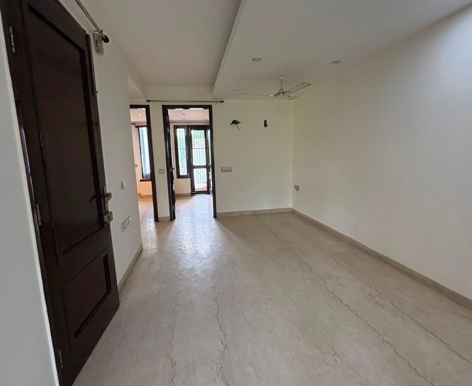 3 BHK builder floor for rent in B3 Block, Janakpuri. Park-facing home with lift, dedicated car parking, spacious rooms, and excellent connectivity. Rent: ₹50,000/month. Schedule a visit with Janakpuri Homes.